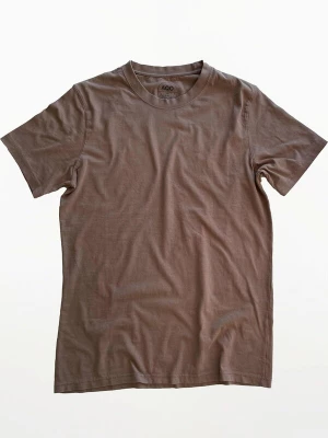 Foto van product A Question Of (AQO) Shirt 'Anders Tee Garment Dyed' bruin