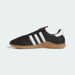 Foto van product ADIDAS ORIGINALS Slip-on 'Taekwondo Mei' zwart / wit