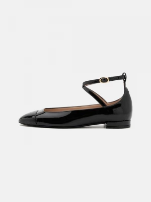 Foto van product Ballerina's met enkelbandjes Stuart Weitzman zwart