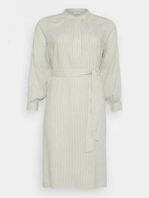 Foto van product Blousejurk ONLY Carmakoma groen
