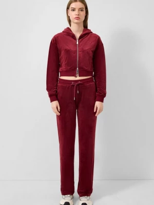 Foto van product Broek in zachte nicki met geborduurd logo | QS x Von Dutch rood