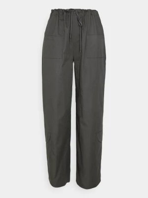 Foto van product Broek Nicki Studios donkergrijs