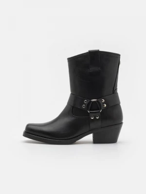 Foto van product Cowboy- / Bikerlaarsjes Steve Madden zwart