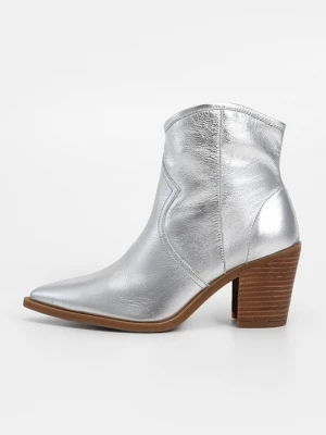 Foto van product Cowboy- / Bikerlaarsjes Unisa zilverkleurig