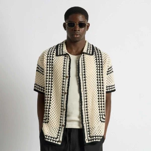 Foto van product Crochet Bicolor Shirt Burocs beżowy