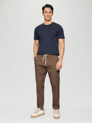 Foto van product Detroit: Relaxed fit chino's van stretch katoen s.Oliver bruin