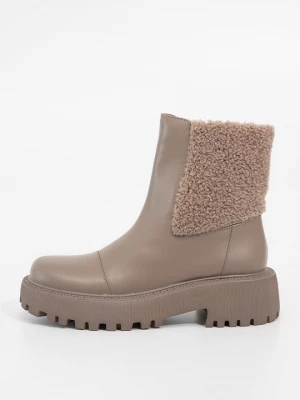 Foto van product Enkellaarsjes met plateauzool Kazar taupe