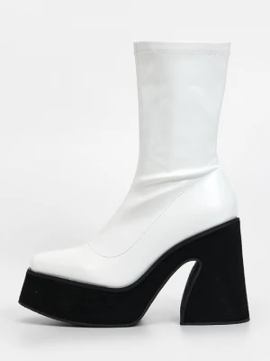 Foto van product Enkellaarsjes met plateauzool Koi Footwear wit