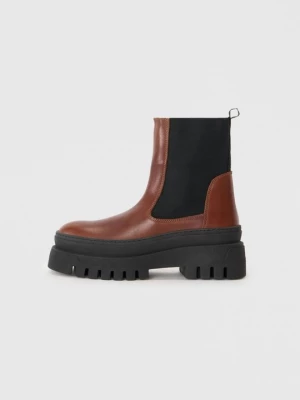 Foto van product Enkellaarsjes met plateauzool Steve Madden bruin
