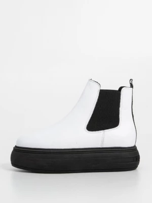 Foto van product Enkellaarsjes met plateauzool Steve Madden wit