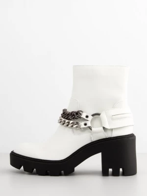 Foto van product Enkellaarsjes met plateauzool Steve Madden wit