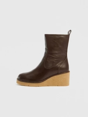 Foto van product Enkellaarsjes met sleehak Unisa bruin