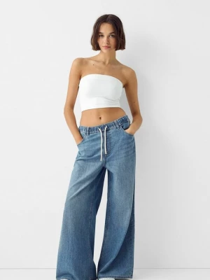 Foto van product Flared Jeans Bershka lichtblauw denim