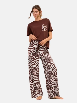 Foto van product Friends Like These Pyjama chocoladebruin / wit