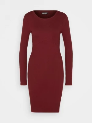 Foto van product Gebreide jurk Pieces bordeauxrood