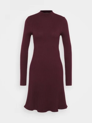 Foto van product Gebreide jurk Vero Moda bordeauxrood