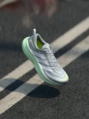 Foto van product Hardloopschoenen voor op de weg Adidas zilverkleurig