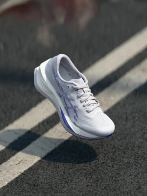 Foto van product Hardloopschoenen voor op de weg Asics grijs