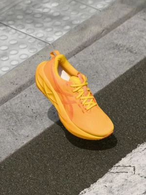 Foto van product Hardloopschoenen voor op de weg Asics oranje