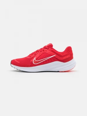Foto van product Hardloopschoenen voor op de weg Nike rood