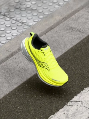 Foto van product Hardloopschoenen voor op de weg Saucony geel