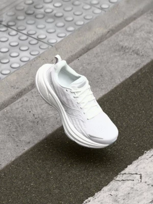 Foto van product Hardloopschoenen voor op de weg Saucony wit