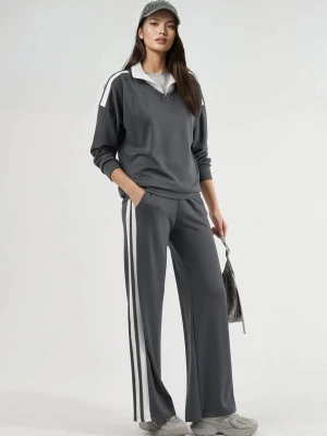 Foto van product Hiccup Joggingpak donkergrijs / wit