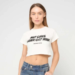 Foto van product Hot Girls Crop T-Shirt WMN Another Cotton Lab wit