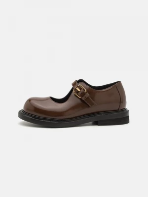 Foto van product Instappers MOSCHINO bruin
