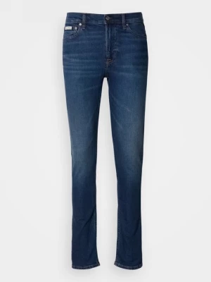 Foto van product Jeans Tapered Fit Calvin Klein Jeans donkerblauw denim
