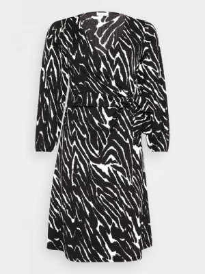 Foto van product Jerseyjurk ONLY Carmakoma zwart