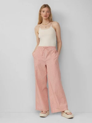 Foto van product Katoenen gestreepte broek met wijde pijpen | QS x Sarah & Tini