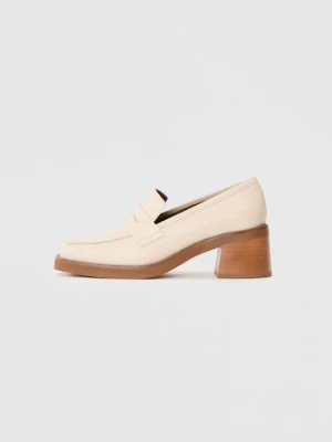 Foto van product Klassieke pumps ALOHAS crème