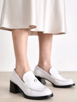 Foto van product Klassieke pumps Coach wit