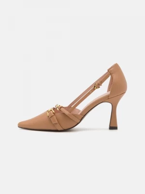 Foto van product Klassieke pumps Coccinelle zandkleur