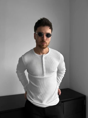 Foto van product Kleidermafia Shirt 'Slim Fit Long Arm Button T-shirt - Ecru' wit