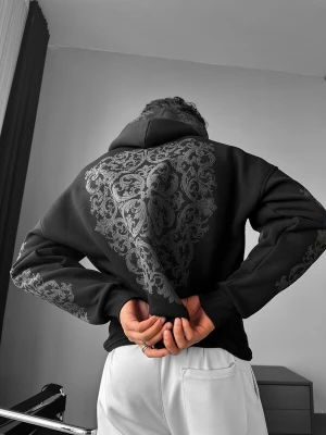 Foto van product Kleidermafia Sweatshirt 'Oversize Carpet Pattern Hoodie - Black and Anthracite' zwart