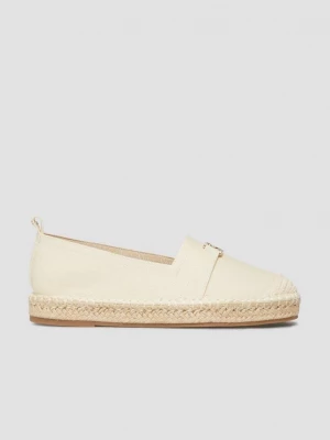Foto van product Lage schoenen van textiel s.Oliver crème