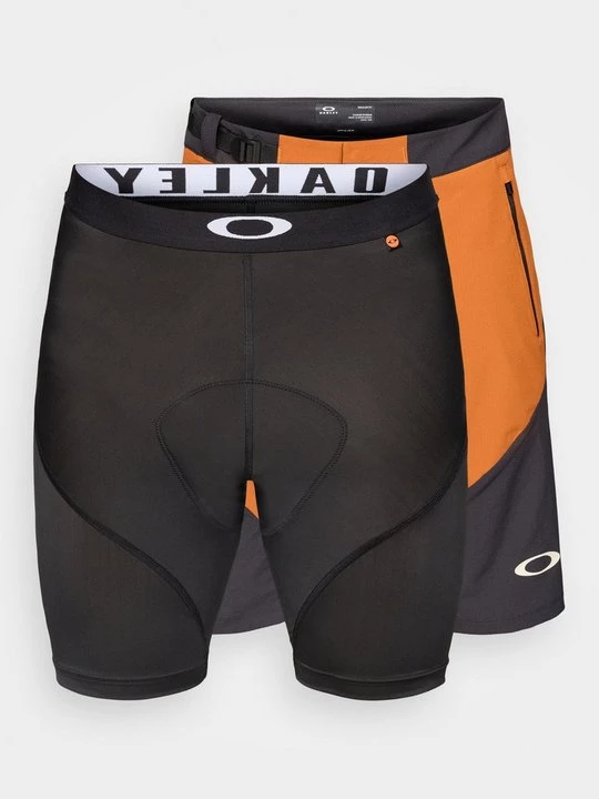 Foto van product 2-in-1 short Oakley
