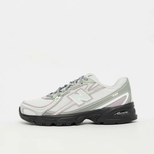 Foto van product 740 New Balance grijs