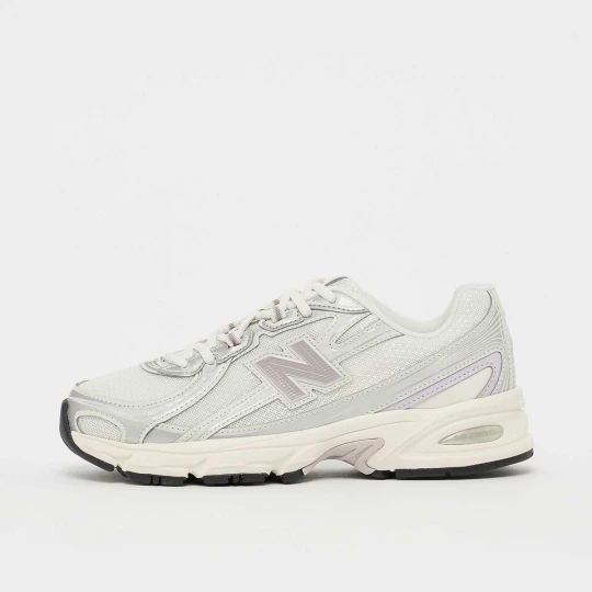 Foto van product 740 New Balance zilver