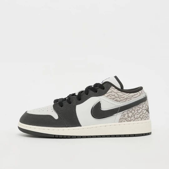 Foto van product Air Jordan 1 Low SE (GS) grijs