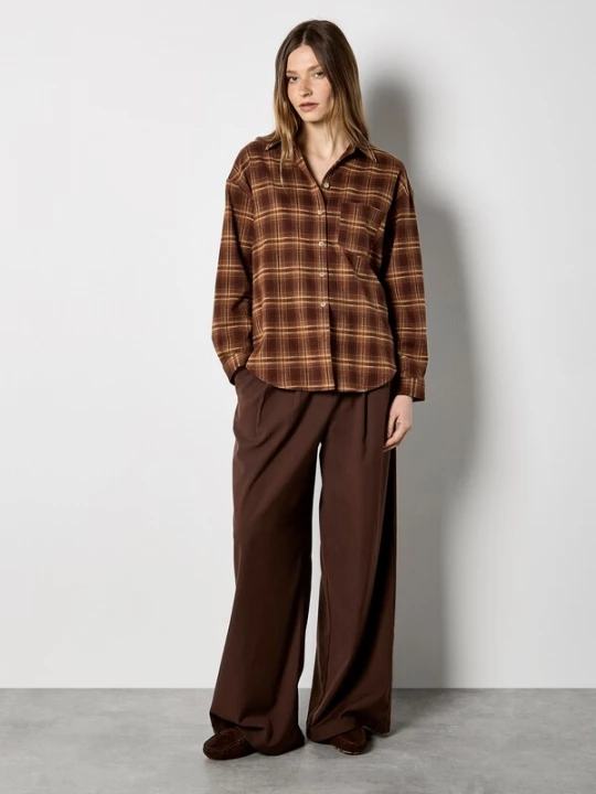 Foto van product Apricot Blouse ' ' bruin