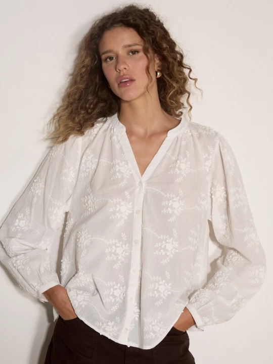 Foto van product Apricot Blouse ' ' wit