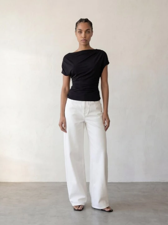 Foto van product ARMIE Top 'The Caroline Top' zwart