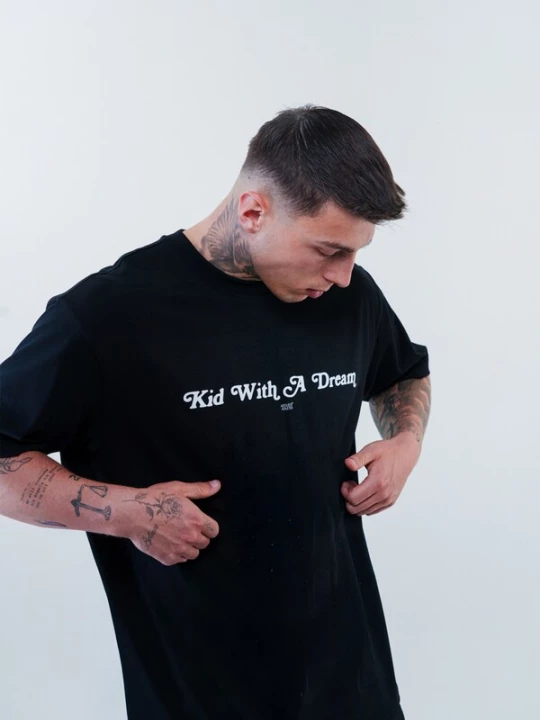 Foto van product ATELIER OF FAITH Shirt 'KID WITH A DREAM BASIC TEE' zwart