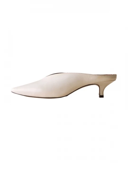 Foto van product B by Ted Baker Muiltjes offwhite