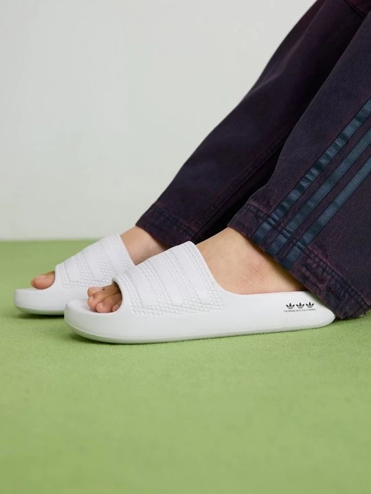 Foto van product Badslippers adidas Originals grijs