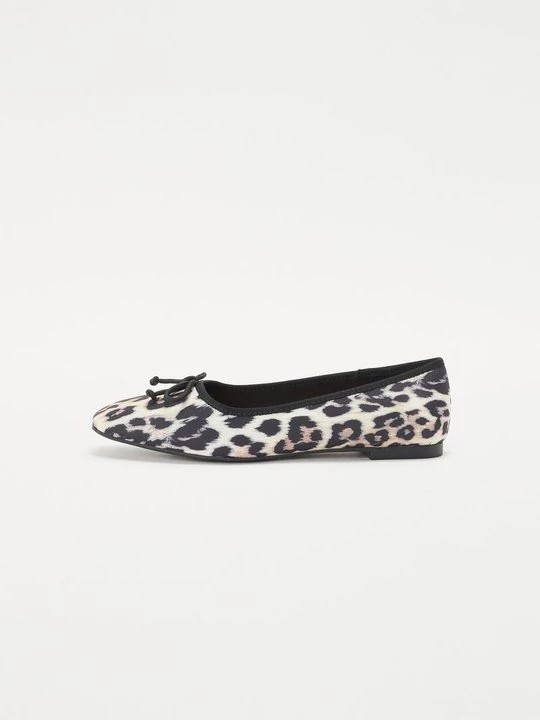 Foto van product Ballerina's Call It Spring bruin