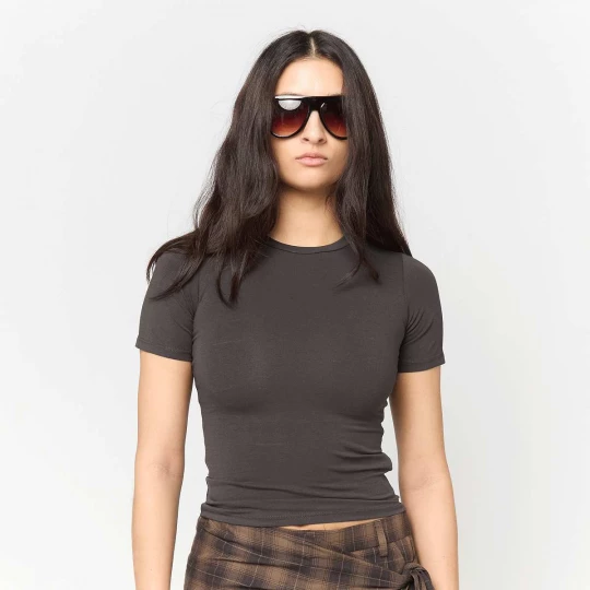 Foto van product Basic Baby Tee Uni Decibel bruin